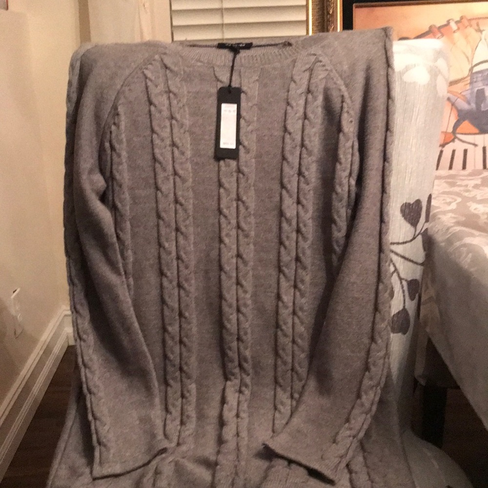 Women’s sweater gray NWT by Vision 155. Size m